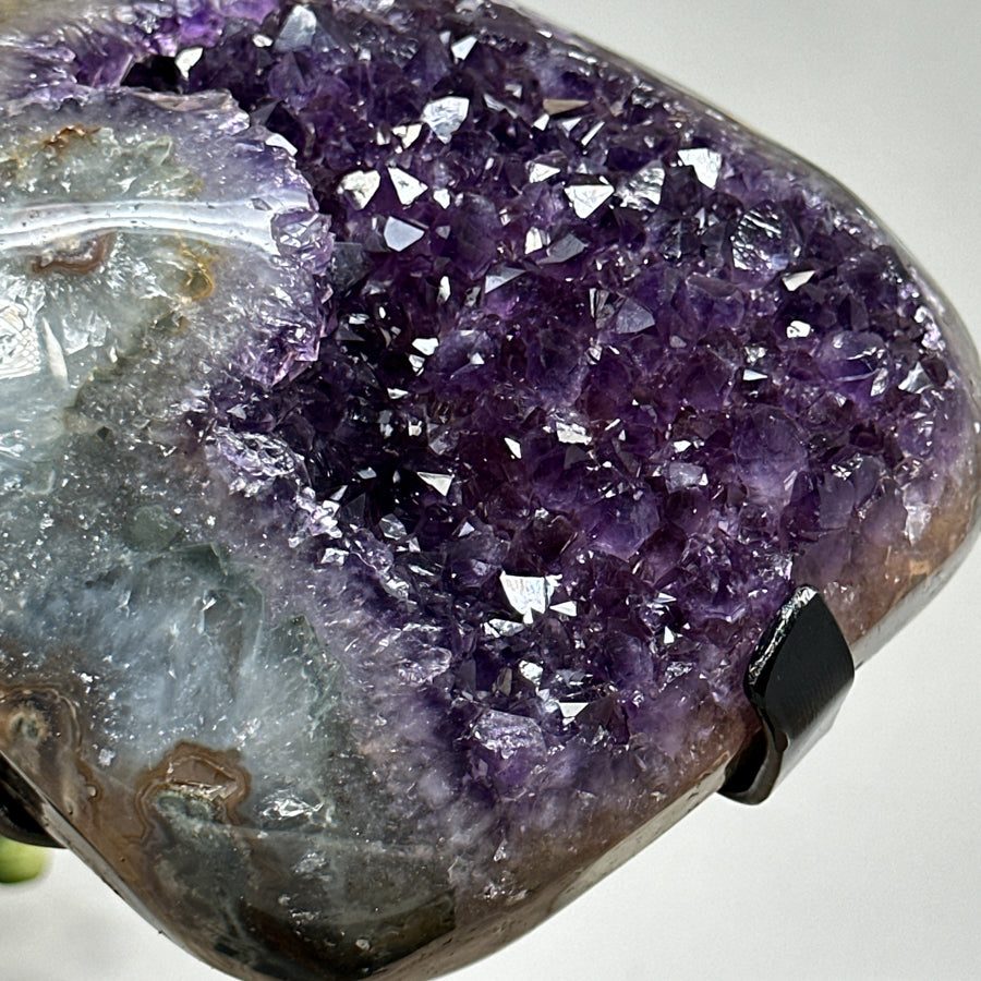 Outstanding Natural Amethyst & Quartz Stone - MWS1542