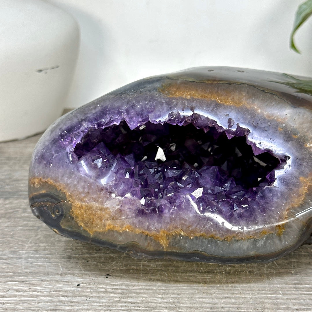 Natural Amethyst Stone Geode from uruguay - STGE0111