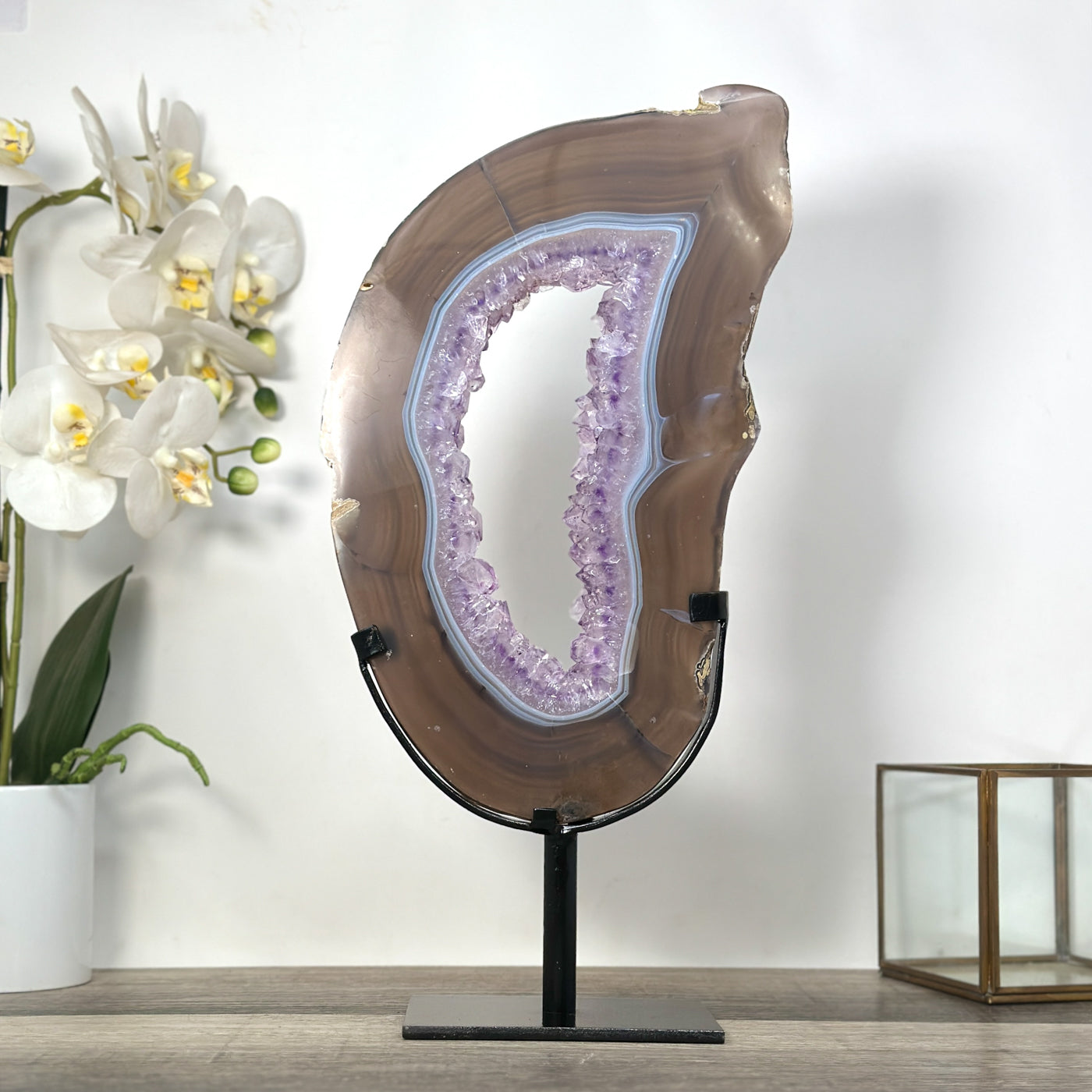 Agate Slice Portal with Amethyst Center on Stand – Home Decor Crystal - MWS2670