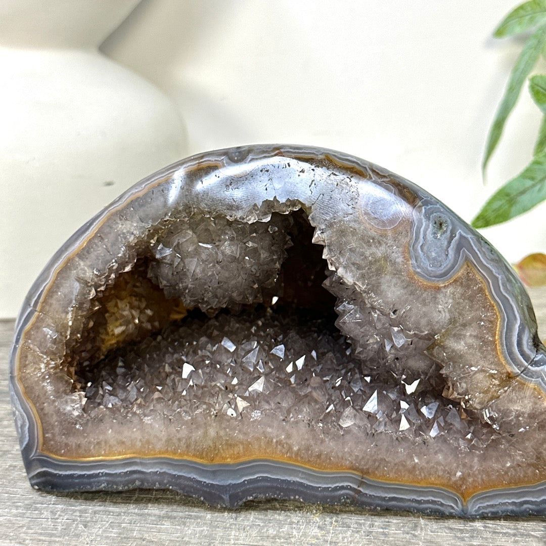 Natural Agate &amp; Quartz Stone Geode - STGE0080