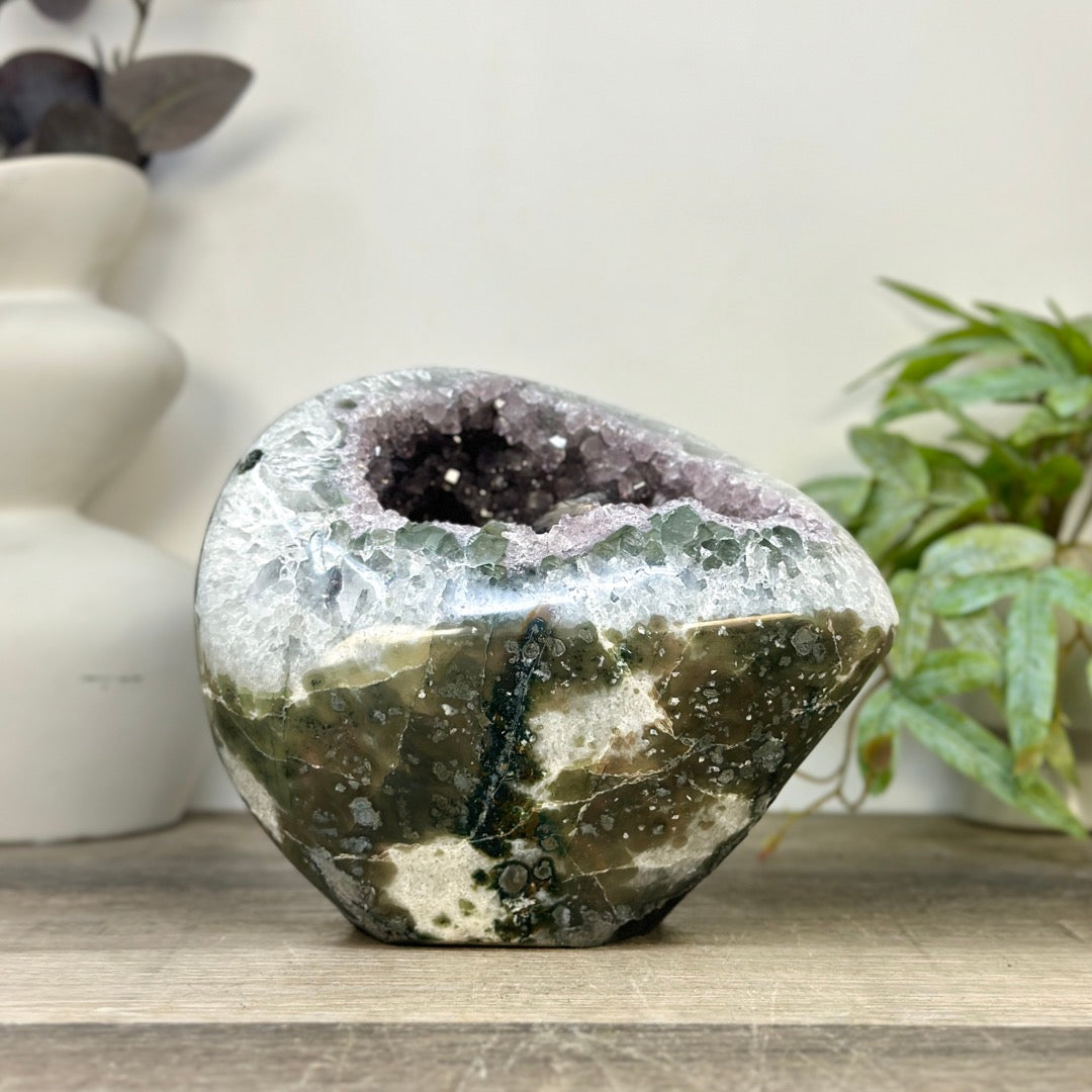 Large Quartz &amp; Amethyst Stone Geode - STGE0066