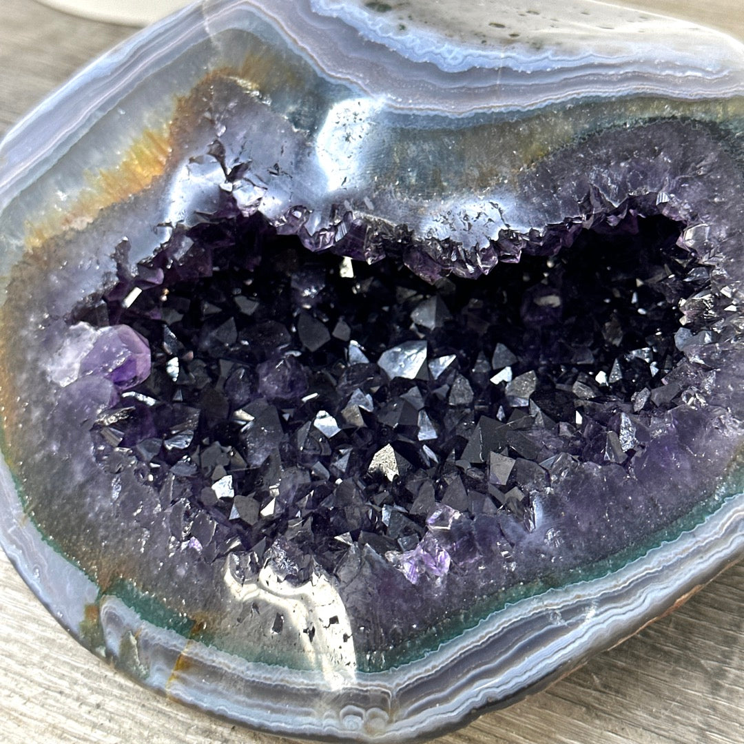 Stunning Blue Banded Agate &amp; Amethyst Stone Geode - STGE0084