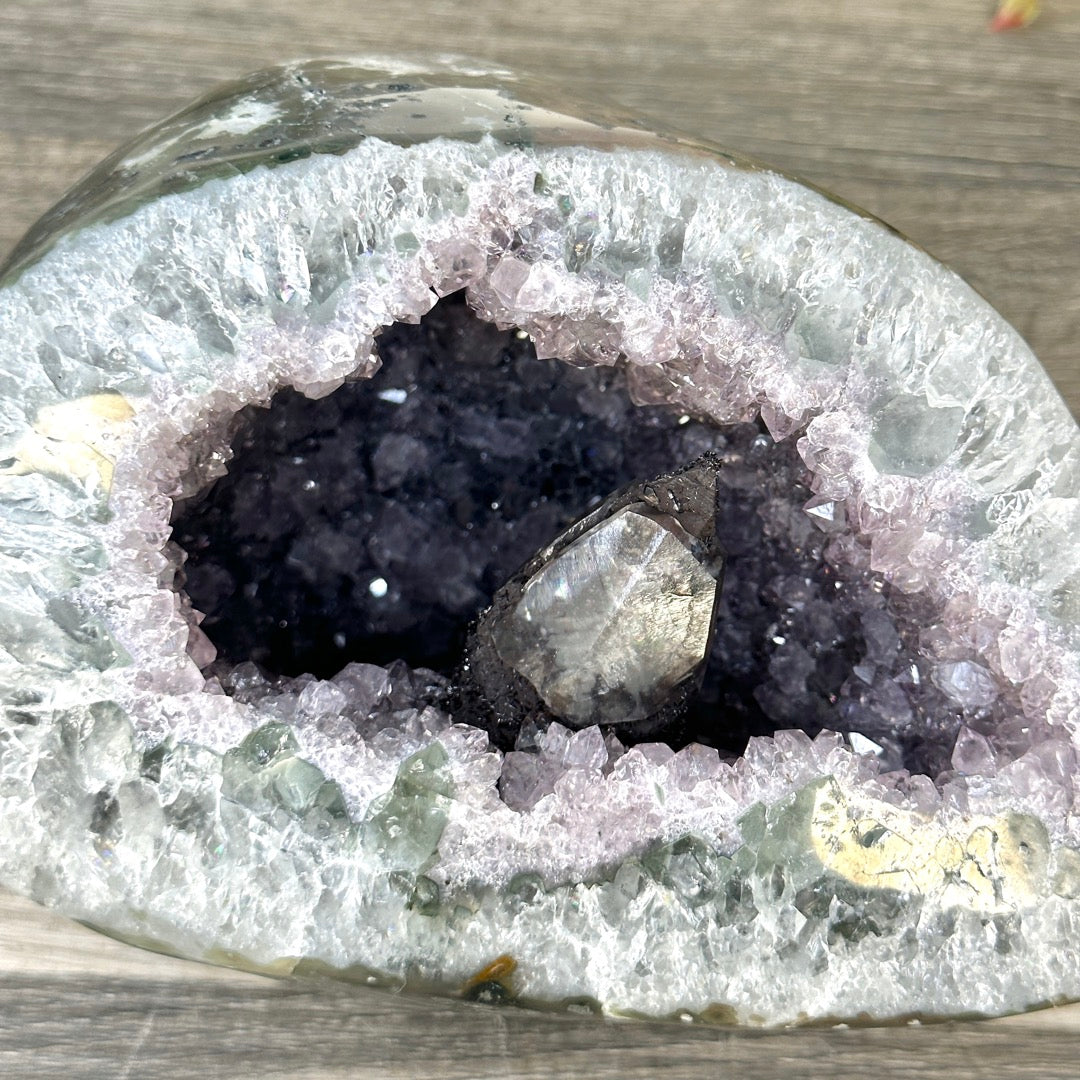 Large Quartz &amp; Amethyst Stone Geode - STGE0066