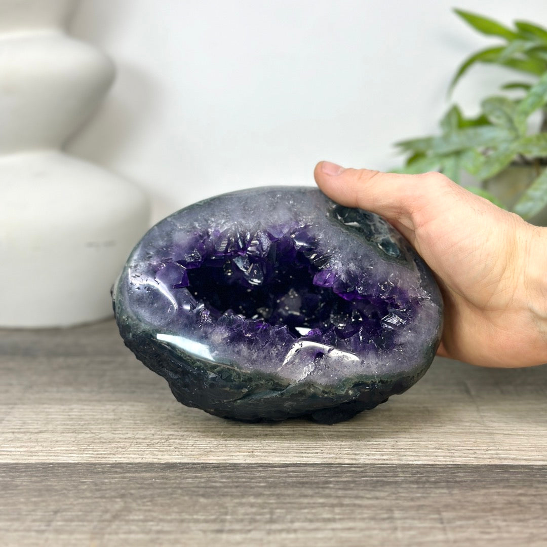 Natural Top Grade Uruguayan Amethyst Geode - STGE0035