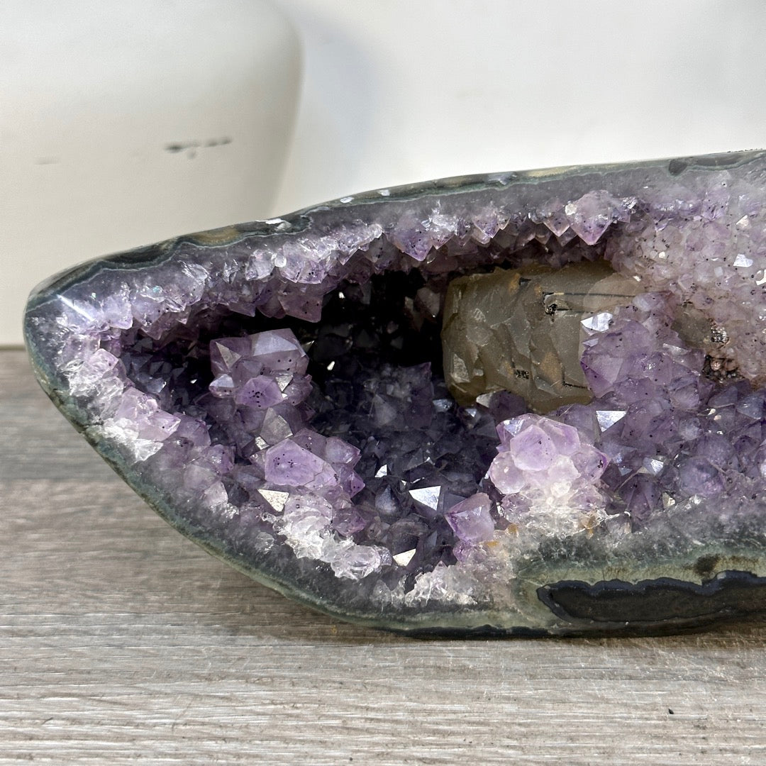 Natural uruguayan Amethyst Geode - STGE0121