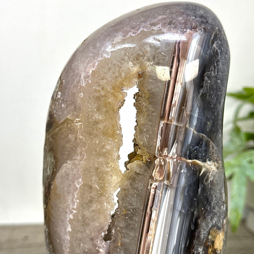 Natural Uruguayan Quartz Geode with Calcite formation Statement Piece - CBP1435