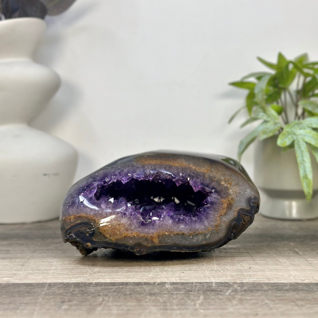 Natural Amethyst Stone Geode from uruguay - STGE0111