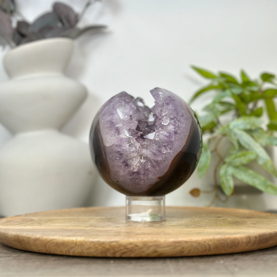 Amethyst &amp; Agate Sphere Geode with Large Crystal Formation - SPH0189