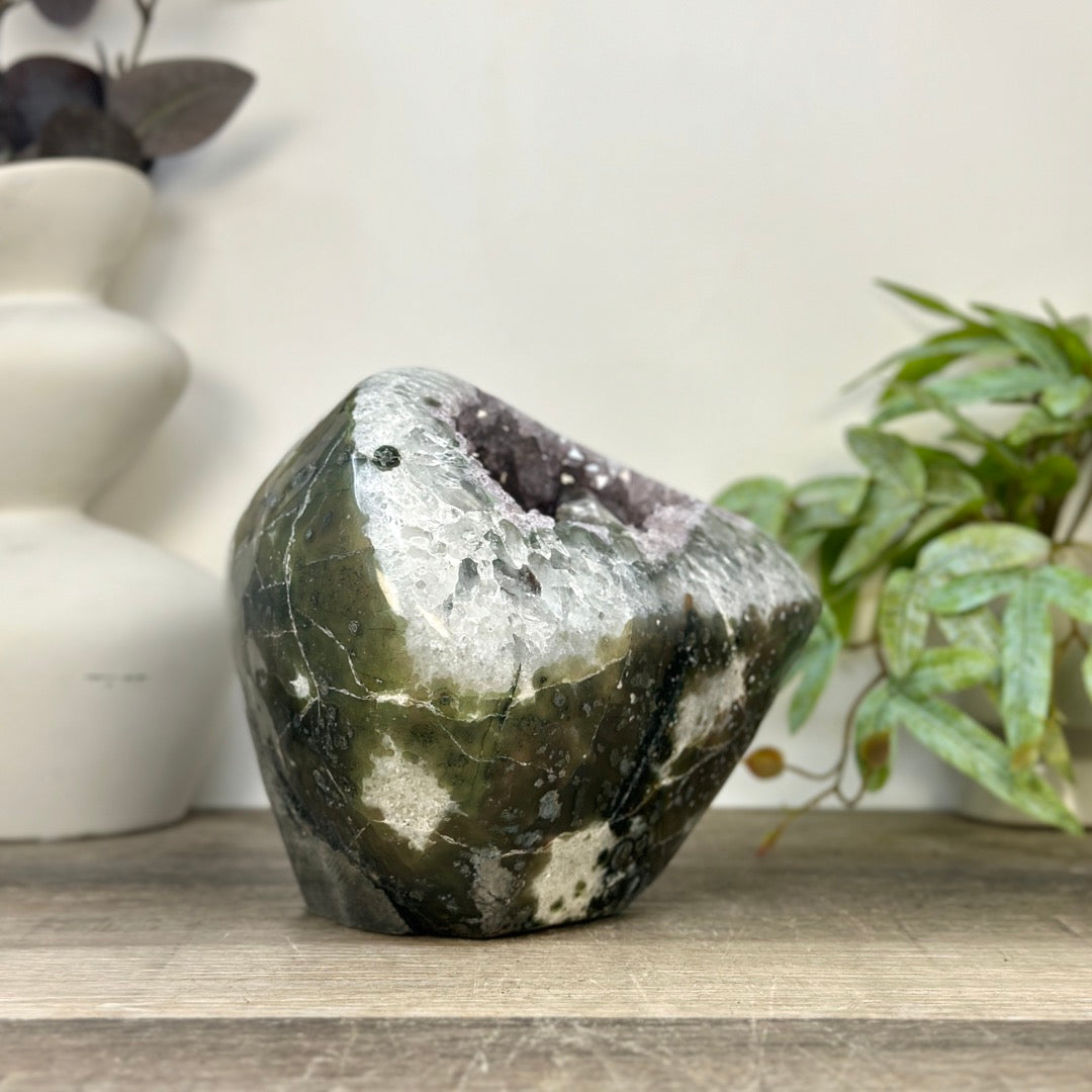 Large Quartz &amp; Amethyst Stone Geode - STGE0066