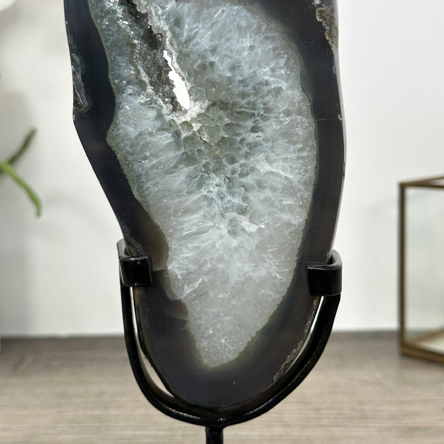 Natural Agate &amp; Quartz Stone Slice - MWS3001