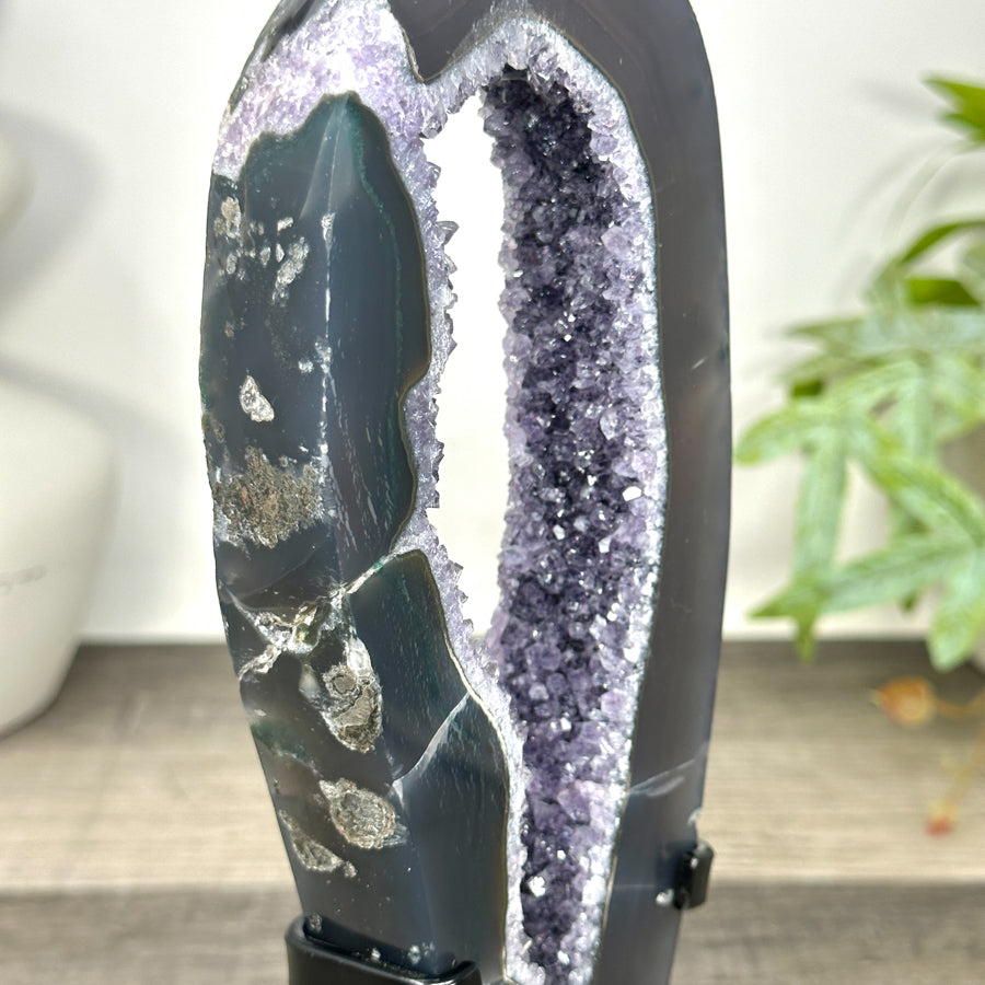 Natural Agate &amp; Amethyst Geode Slice Portal - MWS3243