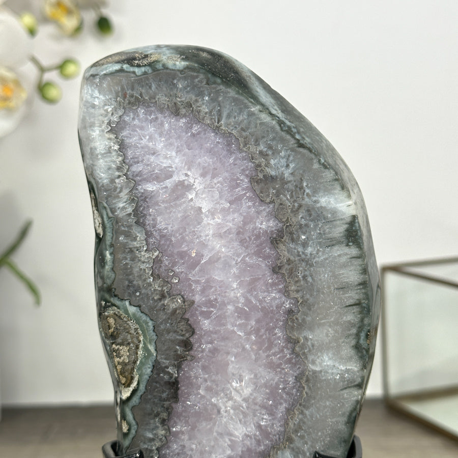 Natural Quartz Stone Slice on Metal Stand - MWS3014