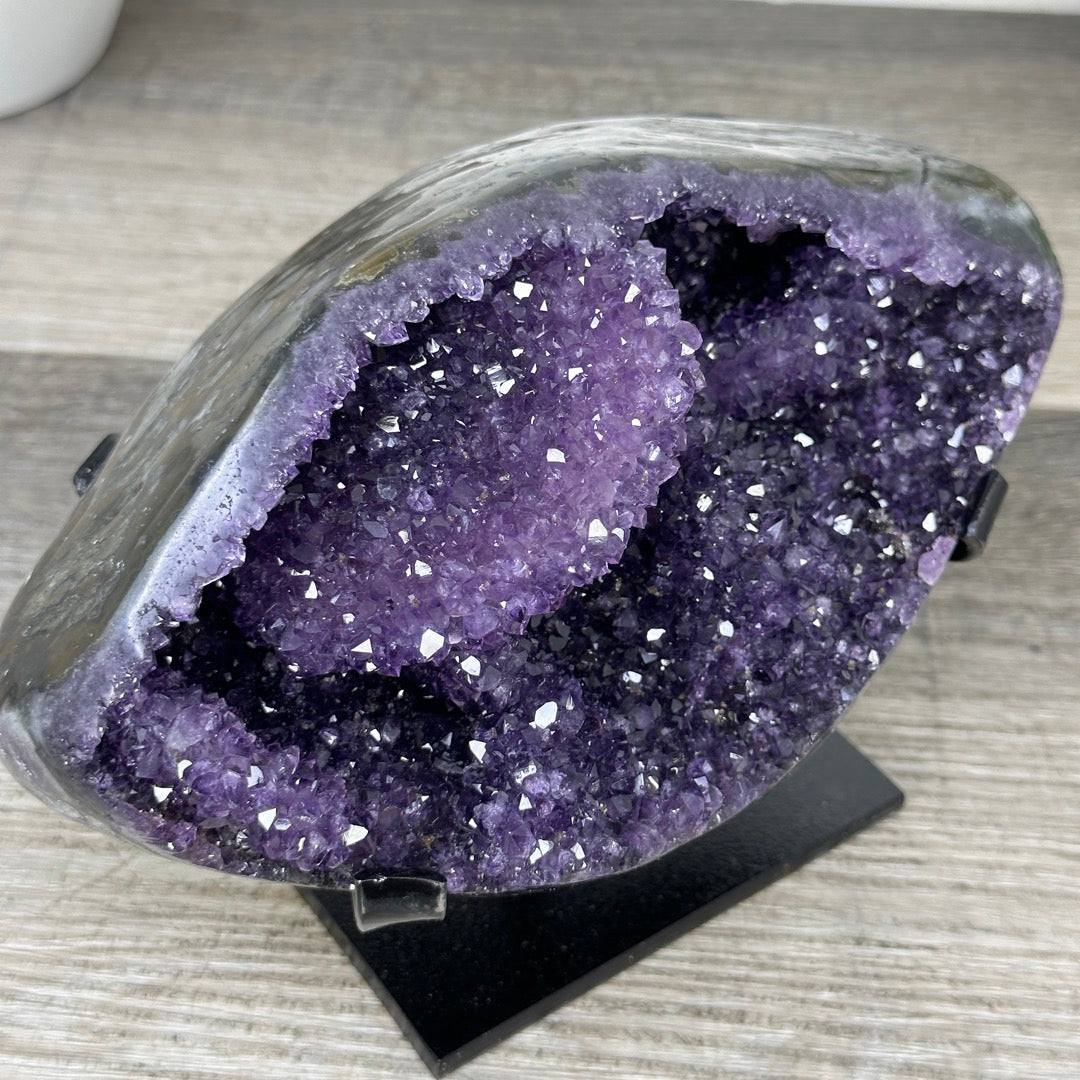 Natural uruguayan Amethyst Geode with Calcite Inclusion - MWS3379