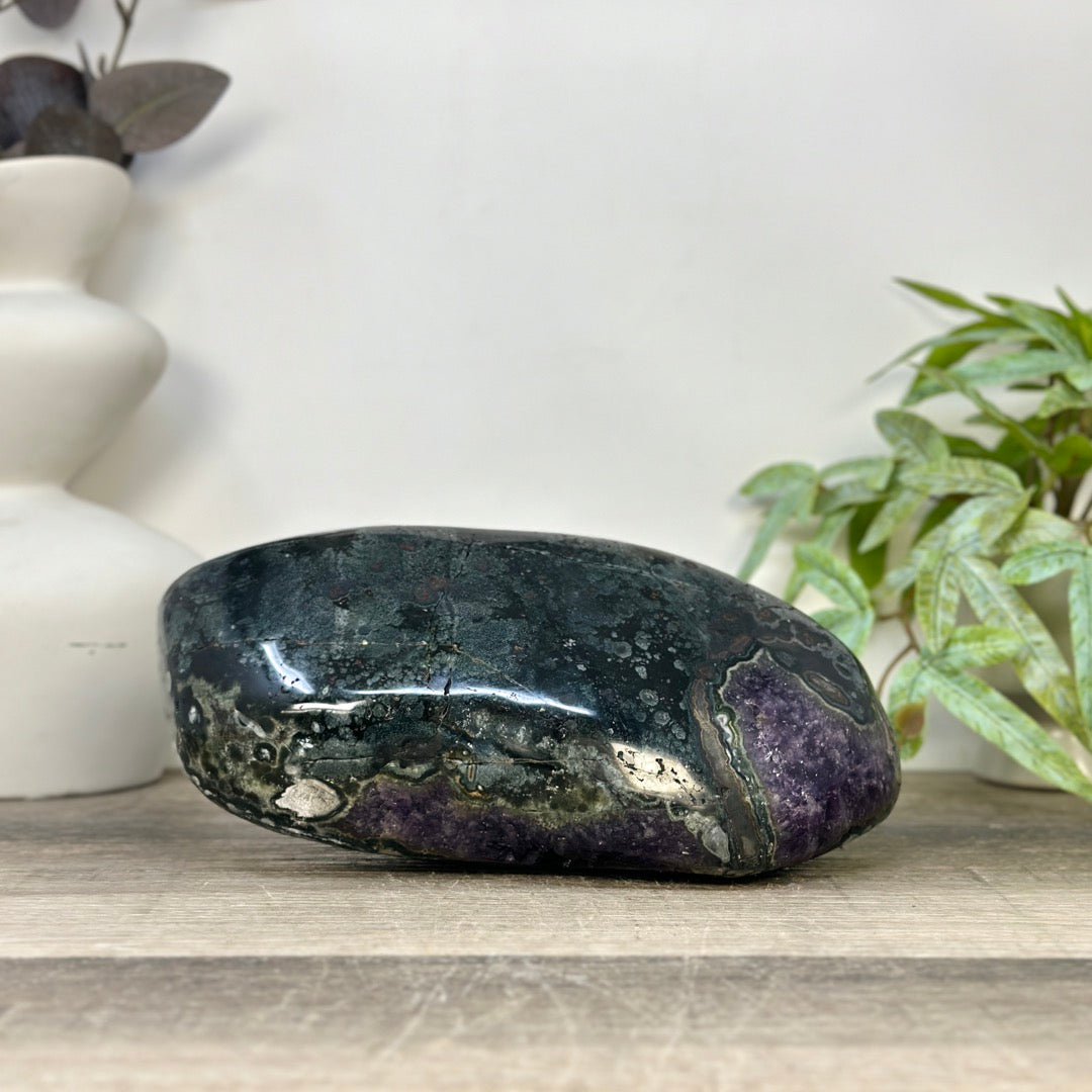 A+ GRade Amethyst Geode from Uruguay - STGE0069
