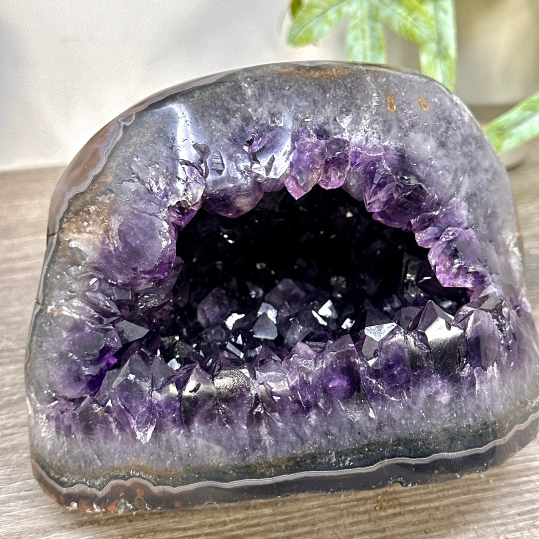 Uruguayan Polished Stone Geode - STGE0093