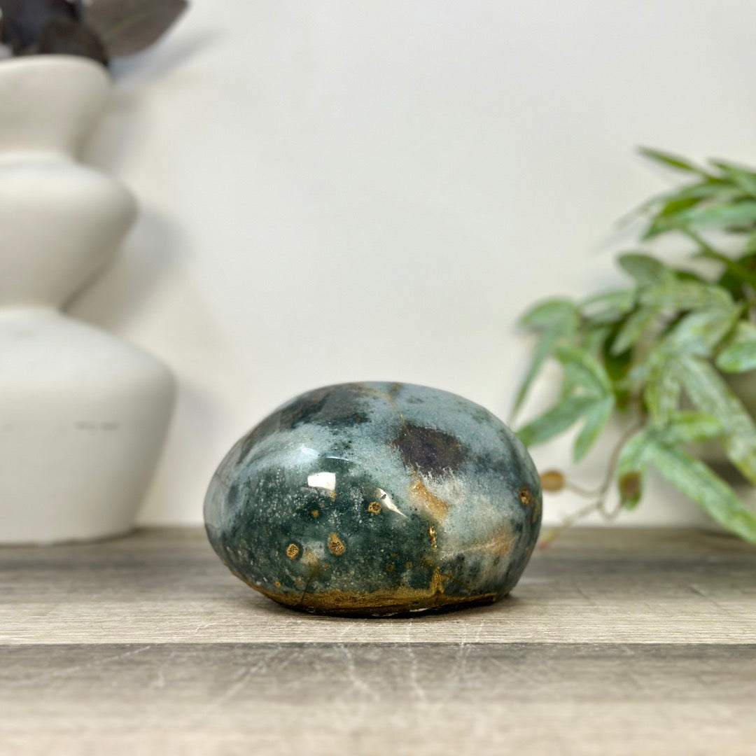 Uruguayan Amethyst geode with Jasper Shell - STGE0073