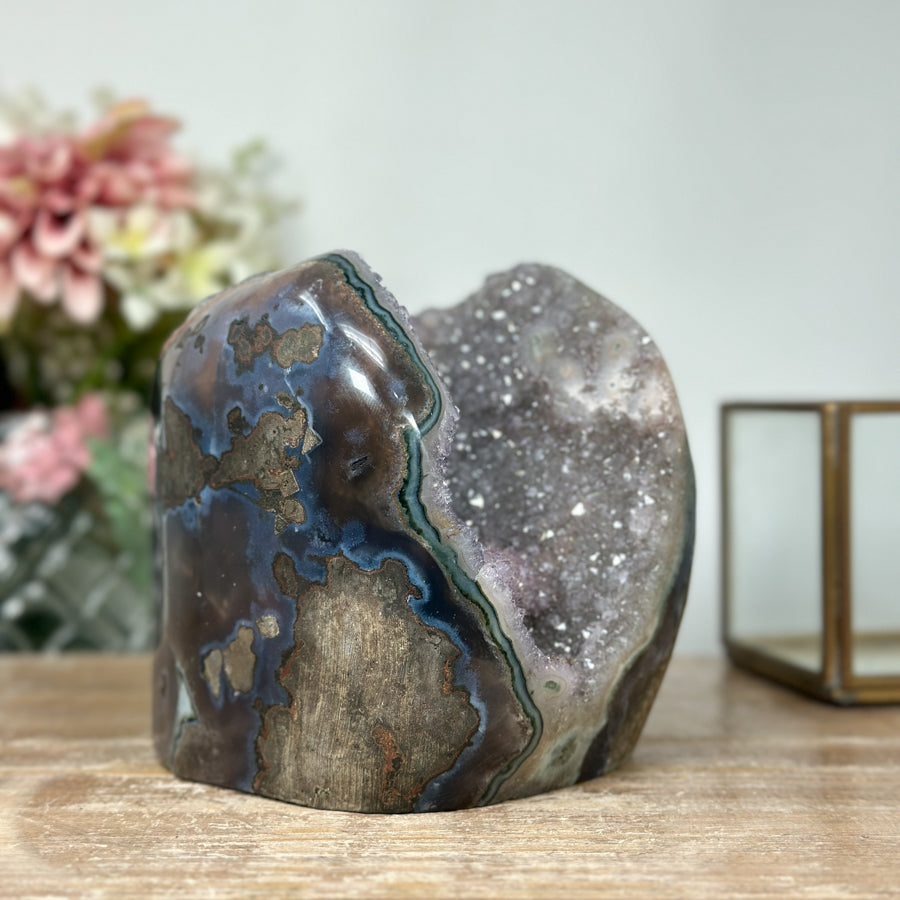 Stunning Natural Amethyst &amp; Agate Stone Geode - CBP1076