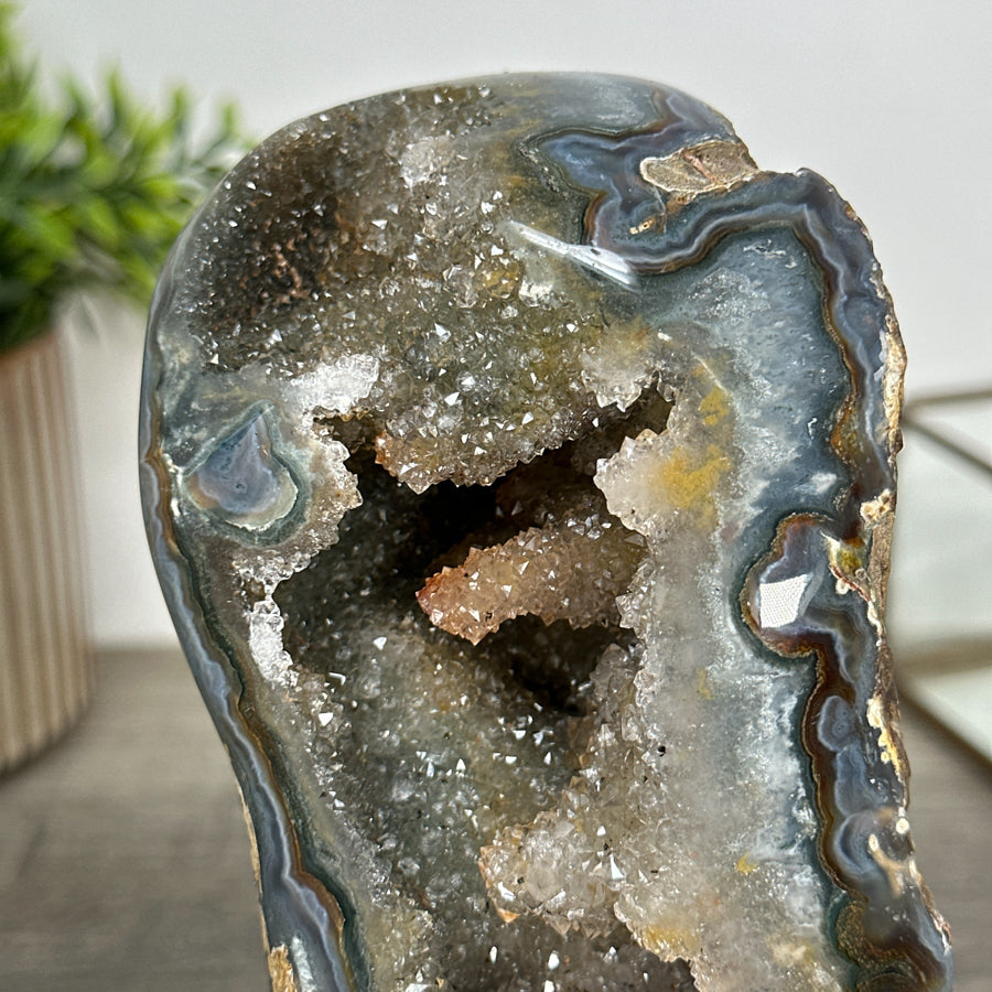 Natural Agate &amp; Quartz Geode Stone Specimen - MWS2423