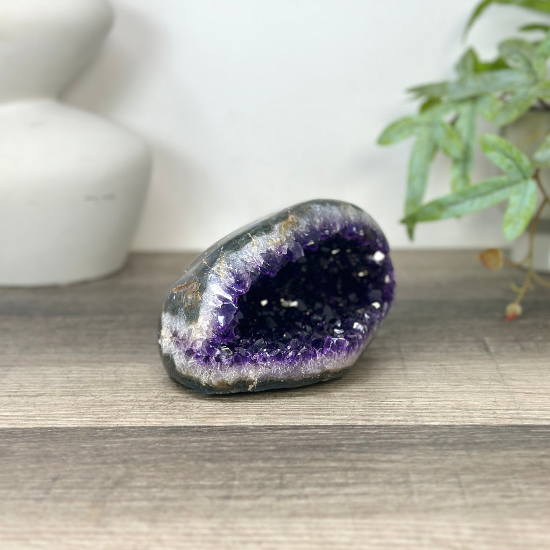 Top Grade Uruguayan Amethyst Geode - STGE0033