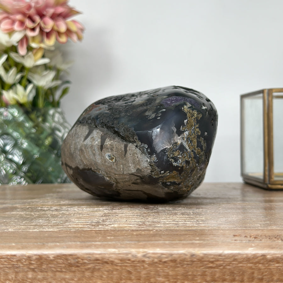 Natural Amethyst &amp; Agate Stone Geode with polished Shell - STGE0001