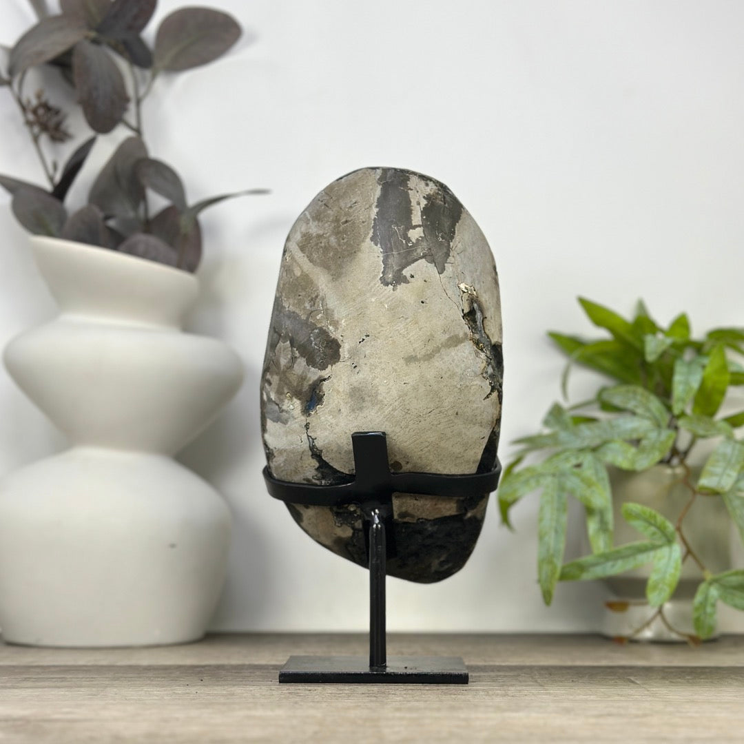 Natural uruguayan Amethyst Crystal with Calcite Formations - MWS3318