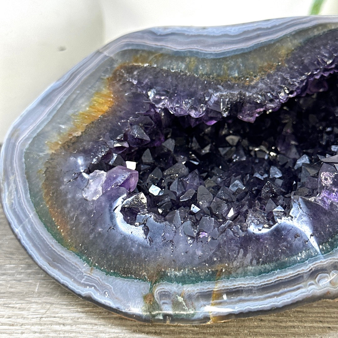 Stunning Blue Banded Agate &amp; Amethyst Stone Geode - STGE0084