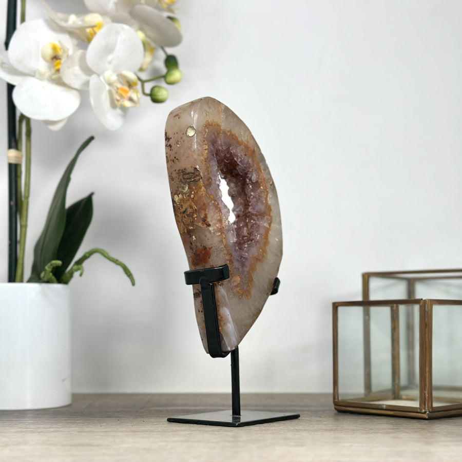 Natural Quartz Portal with Metal Stand - MWS2319