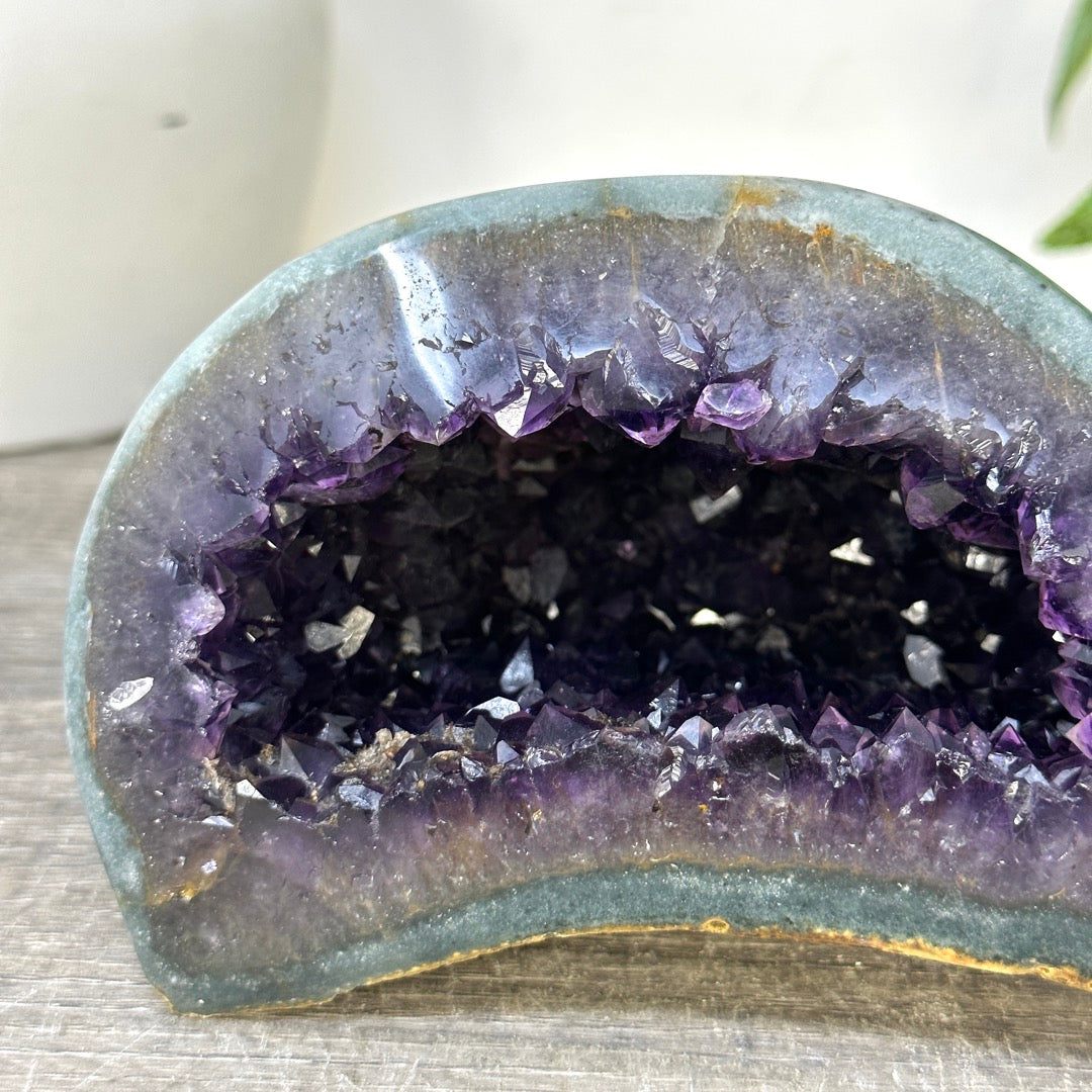 Uruguayan Amethyst geode with Jasper Shell - STGE0073