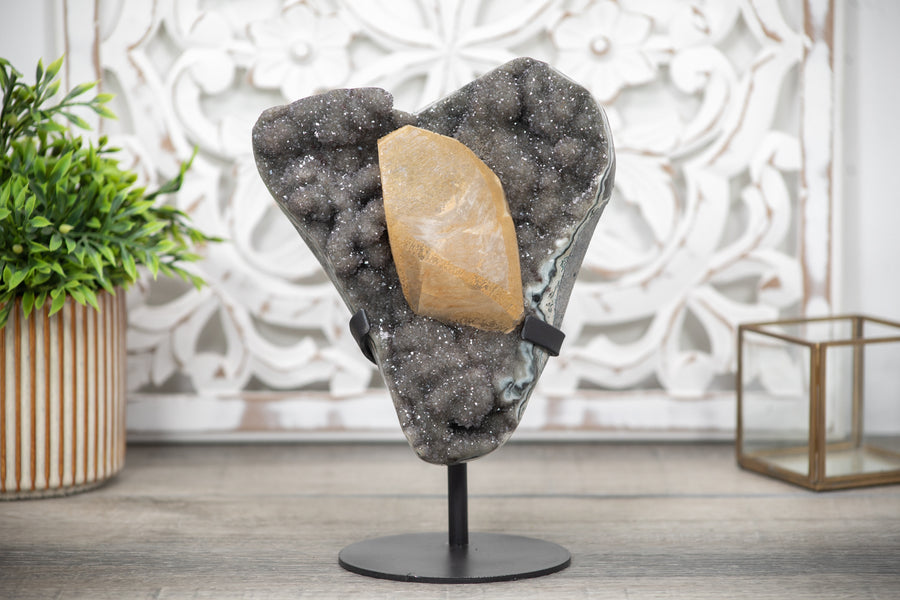 Outstaning Natural Green Jasper Cluster with Huge Calcite Crystal - MWS0145
