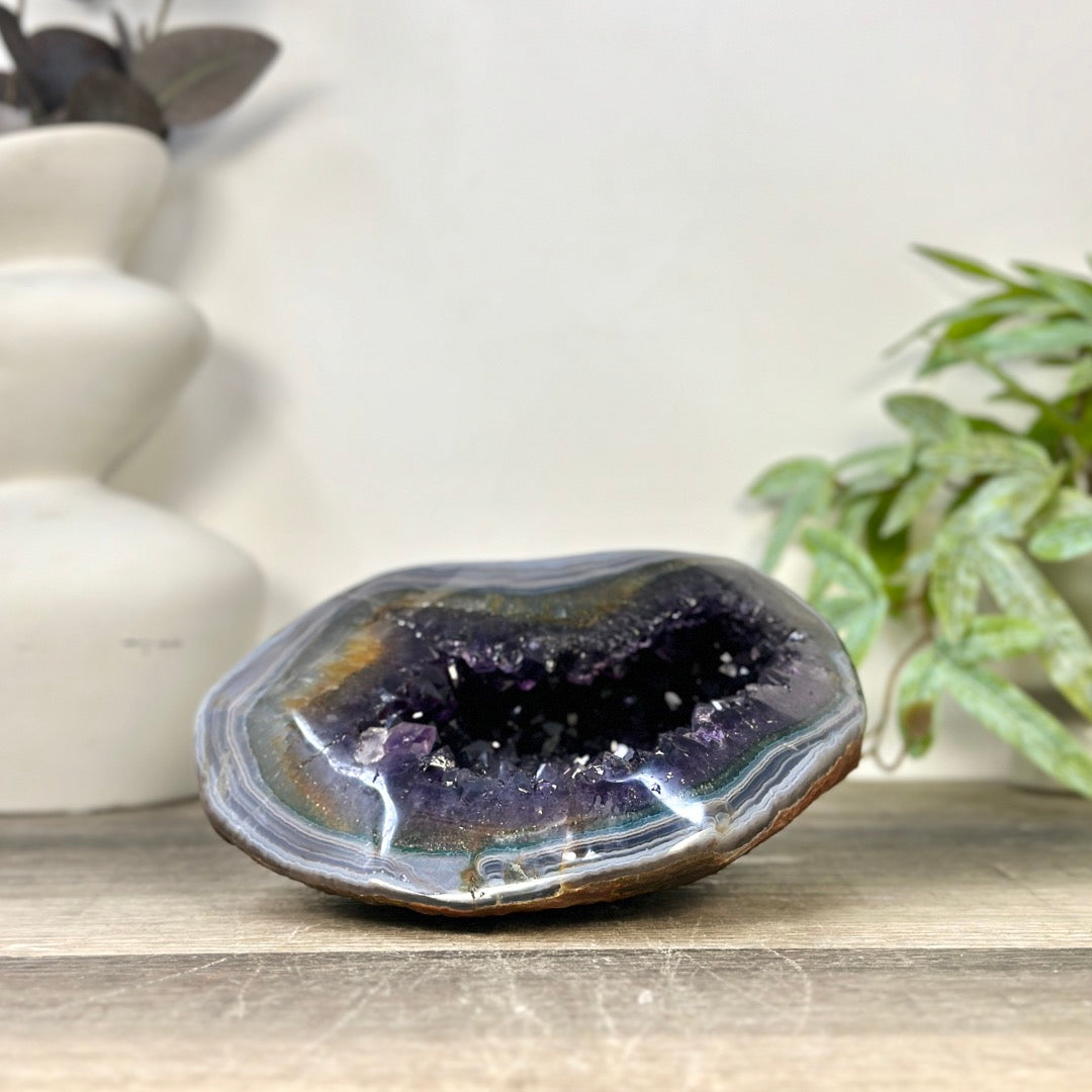 Stunning Blue Banded Agate &amp; Amethyst Stone Geode - STGE0084