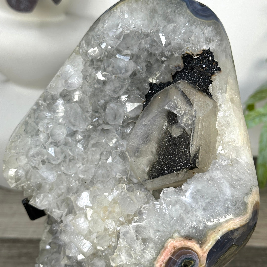 Uruguayan Quartz &amp; Agate Specimen with Calcite &amp; Black Hematite Inclusion - MWS3288