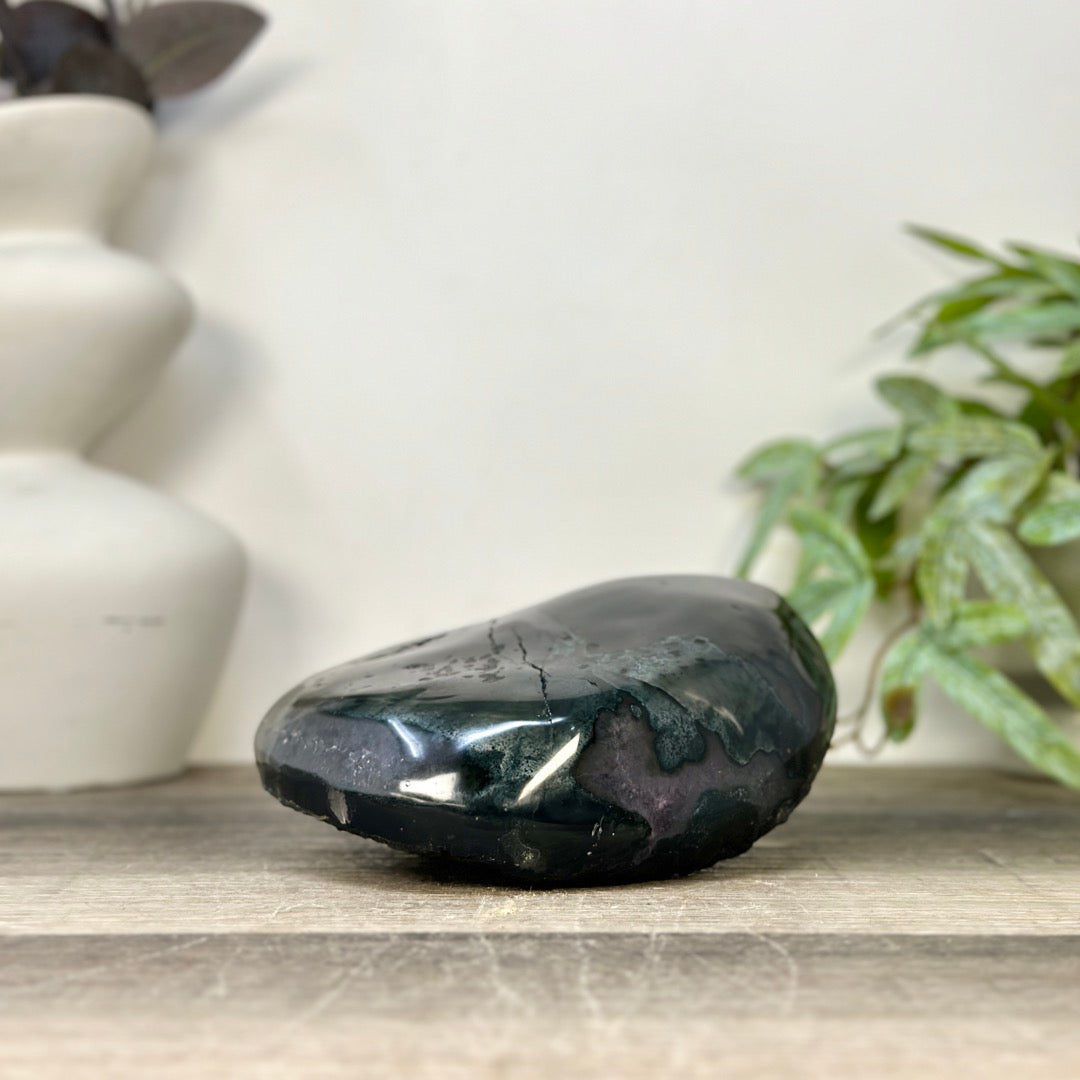 Natural amethyst &amp; Agate Stone Geode with polished Shell - STGE0081
