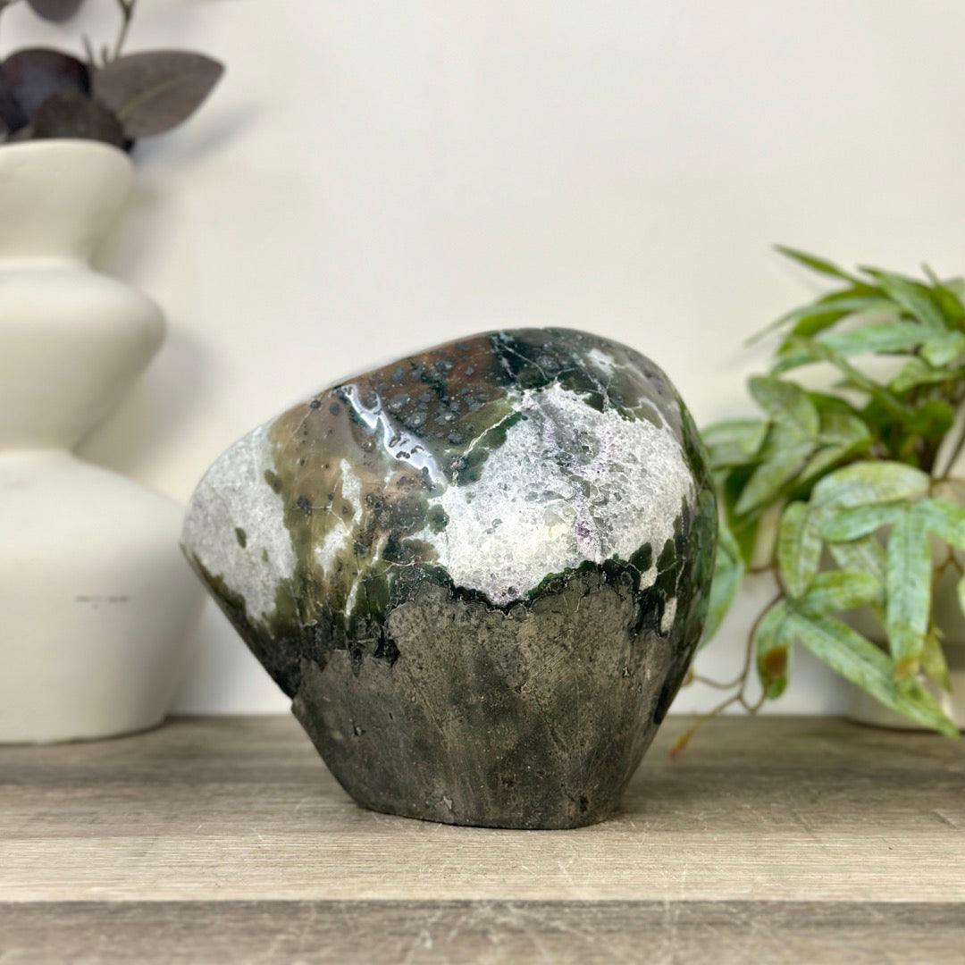 Large Quartz &amp; Amethyst Stone Geode - STGE0066