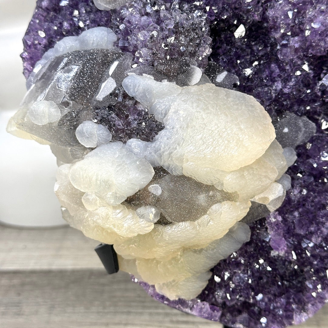Unique Natural uruguayan amethyst with Calcite &amp; Black Hematite Inclusion - MWS3280
