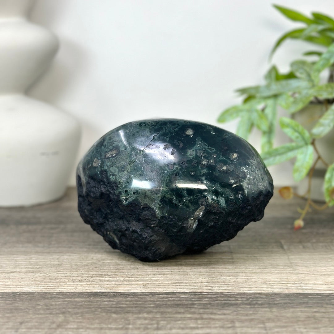 Natural Top Grade Uruguayan Amethyst Geode - STGE0035