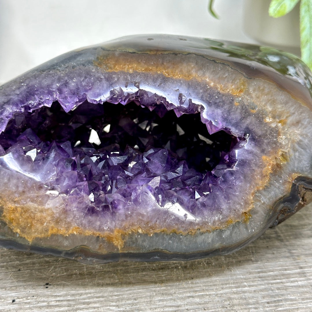 Natural Amethyst Stone Geode from uruguay - STGE0111