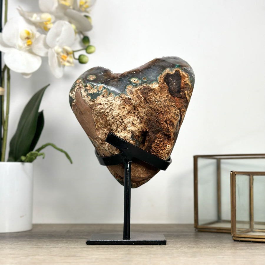 Natural Amethyst Crystal Formation - MWS2301