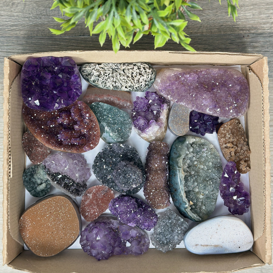 Bulk Handcrafted Mineral Formations – Natural Stones for Decor, Reiki, and Meditation
