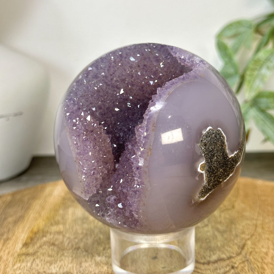 Amethyst &amp; Agate Sphere Geode with Druzy Crystal Interior - SPH0230