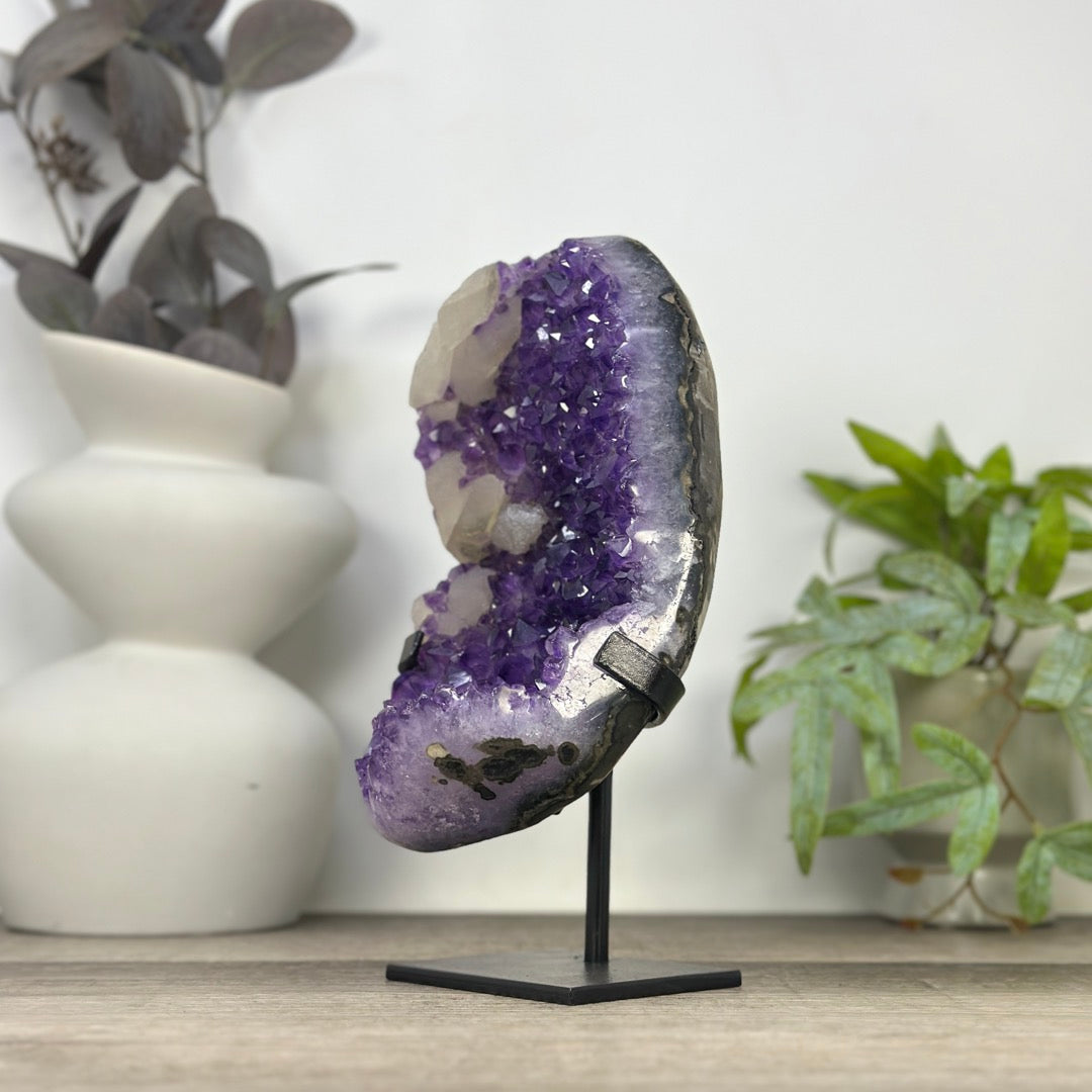 Natural uruguayan Amethyst Crystal with Calcite Formations - MWS3318