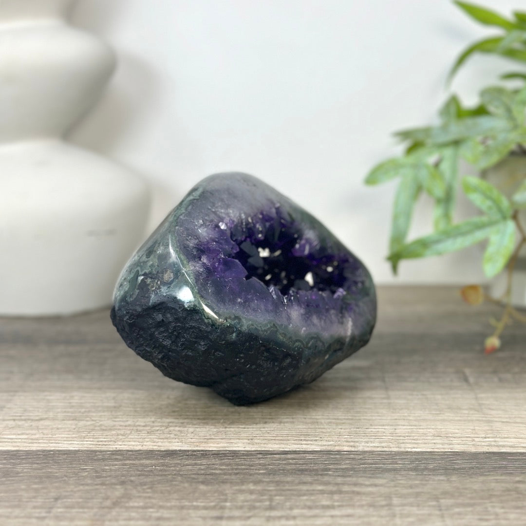 Natural Top Grade Uruguayan Amethyst Geode - STGE0035