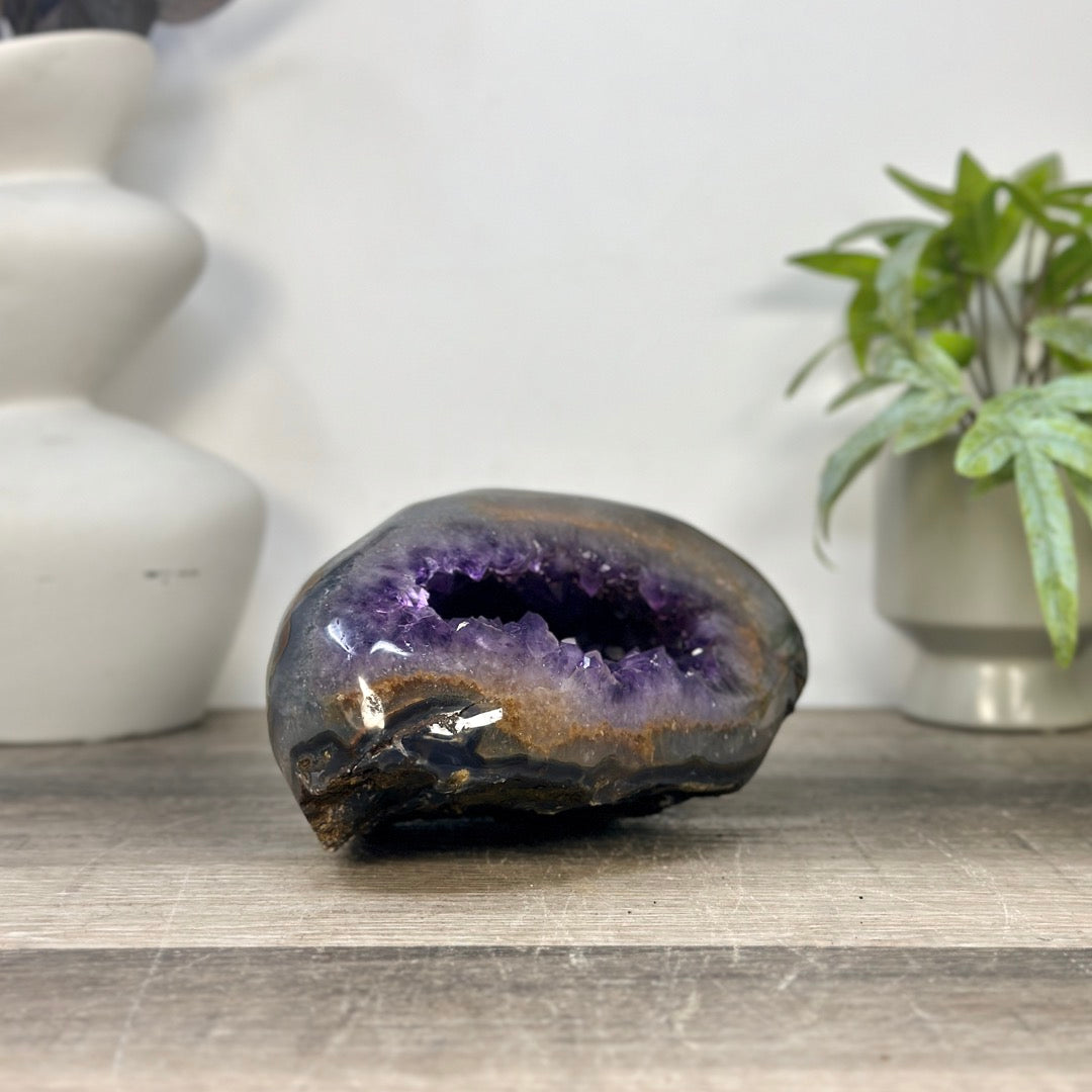 Natural Amethyst Stone Geode from uruguay - STGE0111