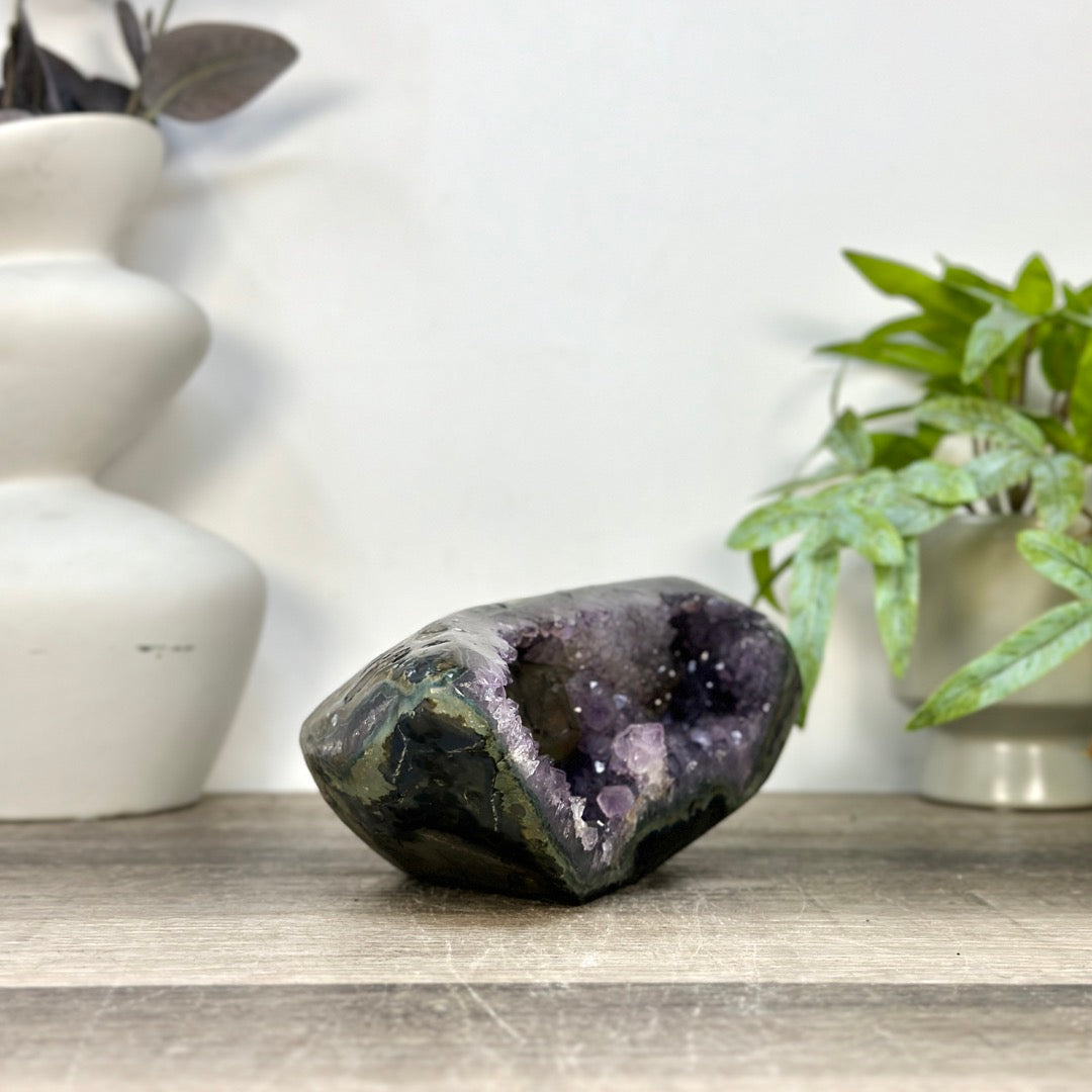 Natural uruguayan Amethyst Geode - STGE0121