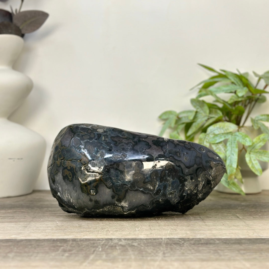 Uruguayan Amethyst Stone Geode - STGE0067