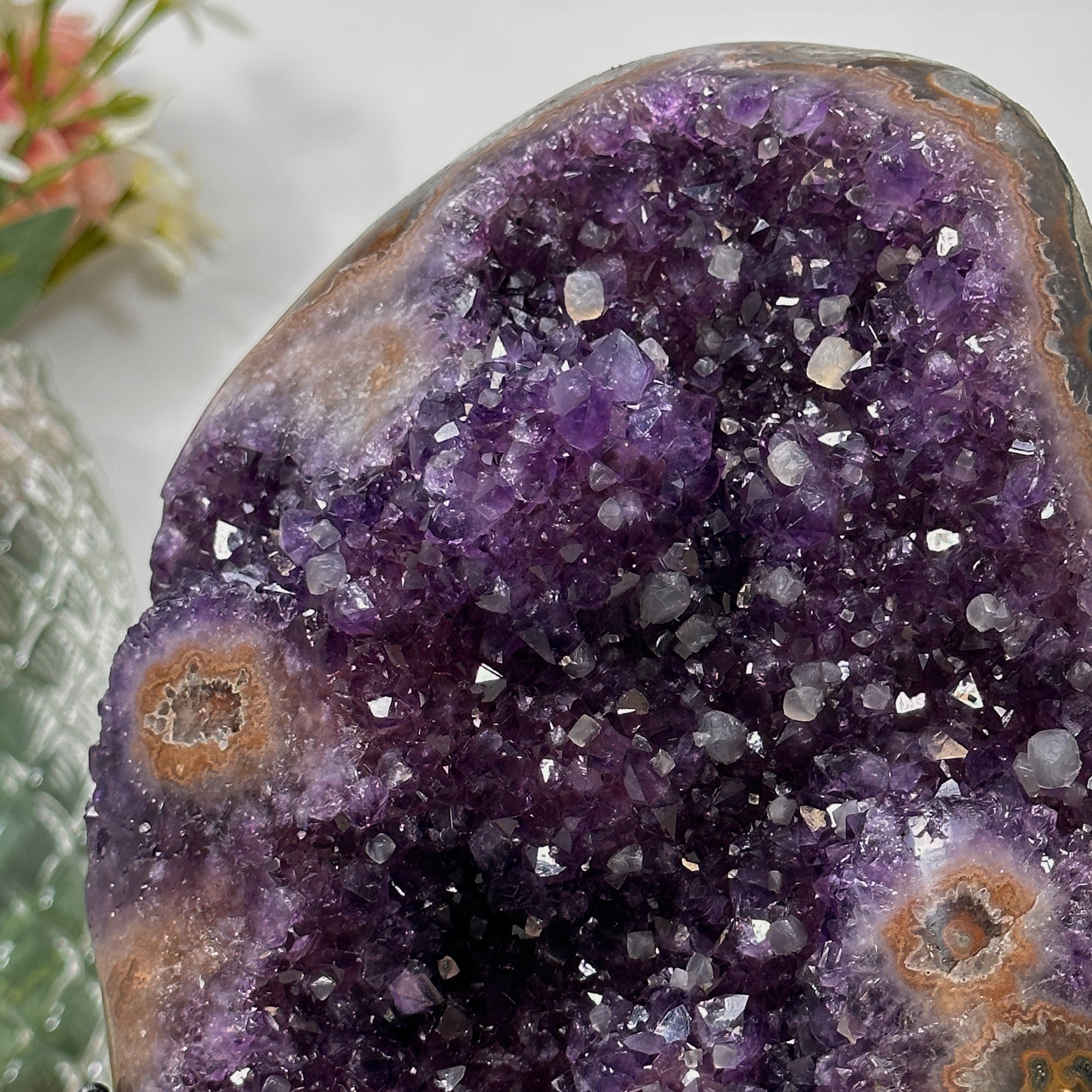 Beautiful Amethyst Stone Geode with Calcite Crystal Inclusiones - AWS0474