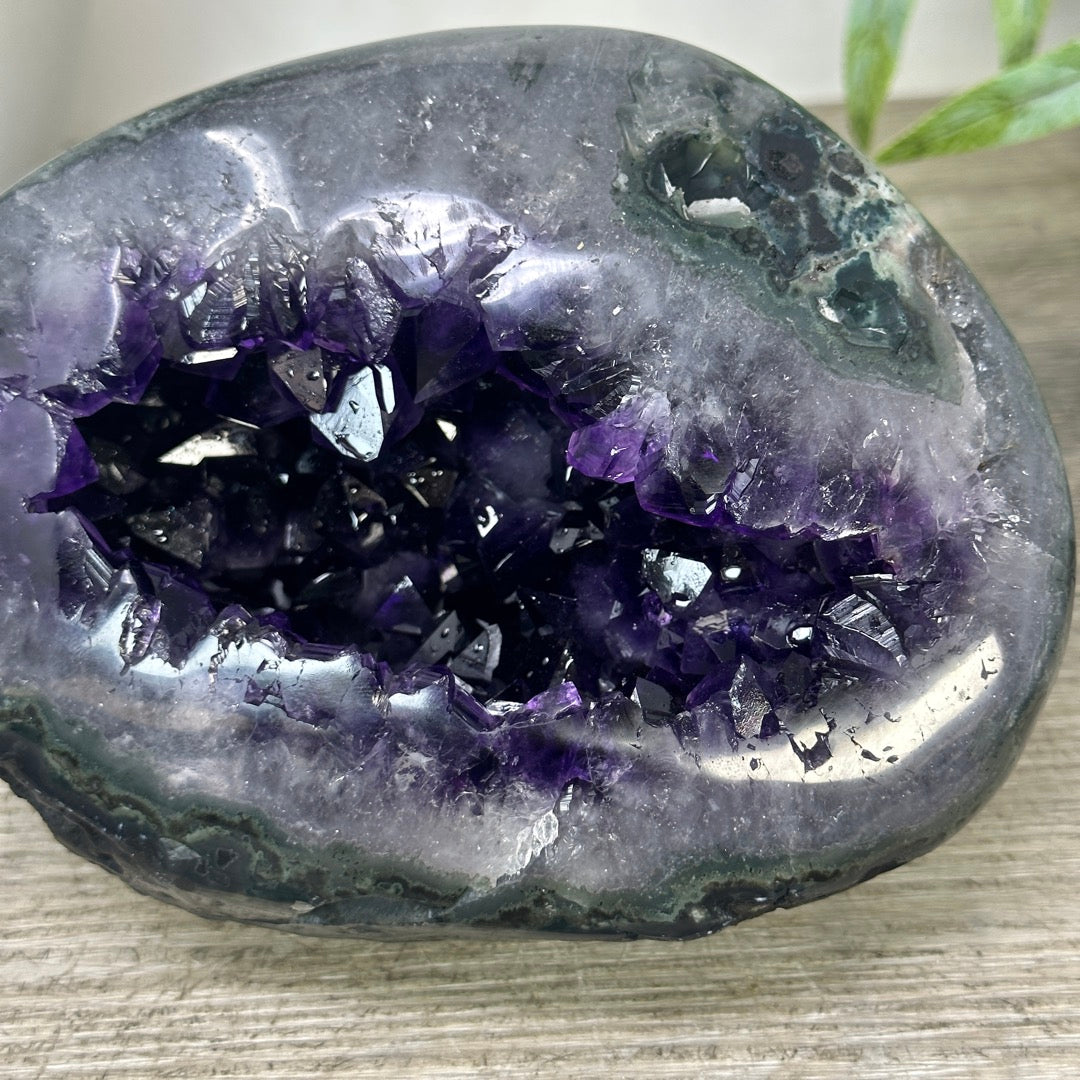 Natural Top Grade Uruguayan Amethyst Geode - STGE0035
