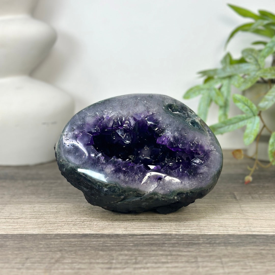 Natural Top Grade Uruguayan Amethyst Geode - STGE0035