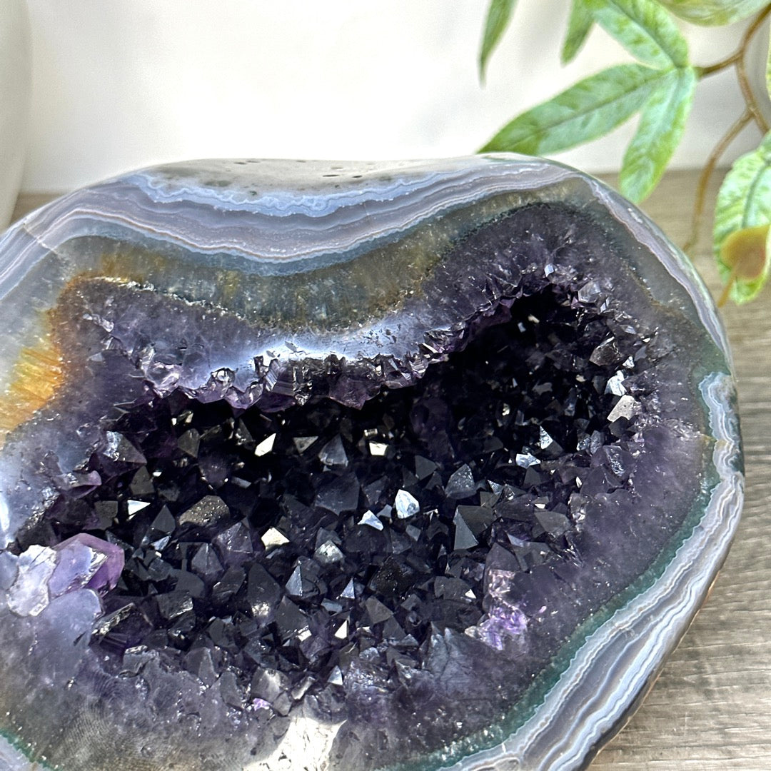 Stunning Blue Banded Agate &amp; Amethyst Stone Geode - STGE0084