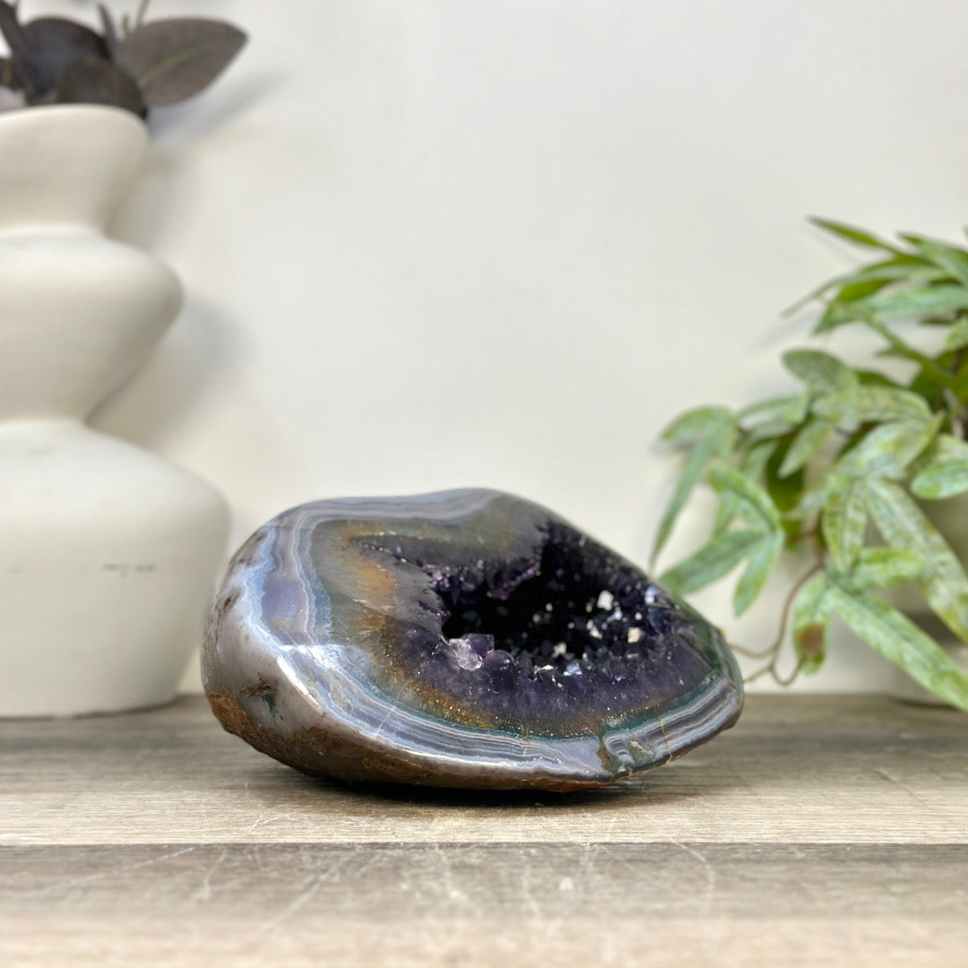 Stunning Blue Banded Agate &amp; Amethyst Stone Geode - STGE0084