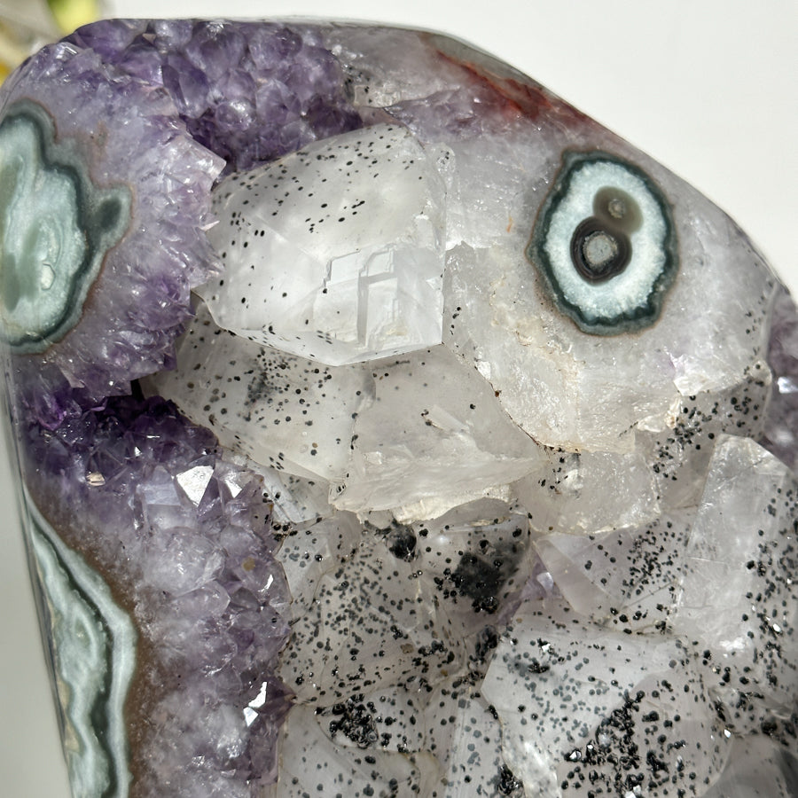 Huge Amethyst Crystal with outstanding Calcite Formation - MWS2385